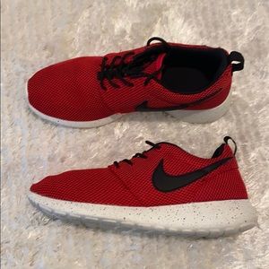 Custom Nike Rosche run speckled sole 6.5Y/8W